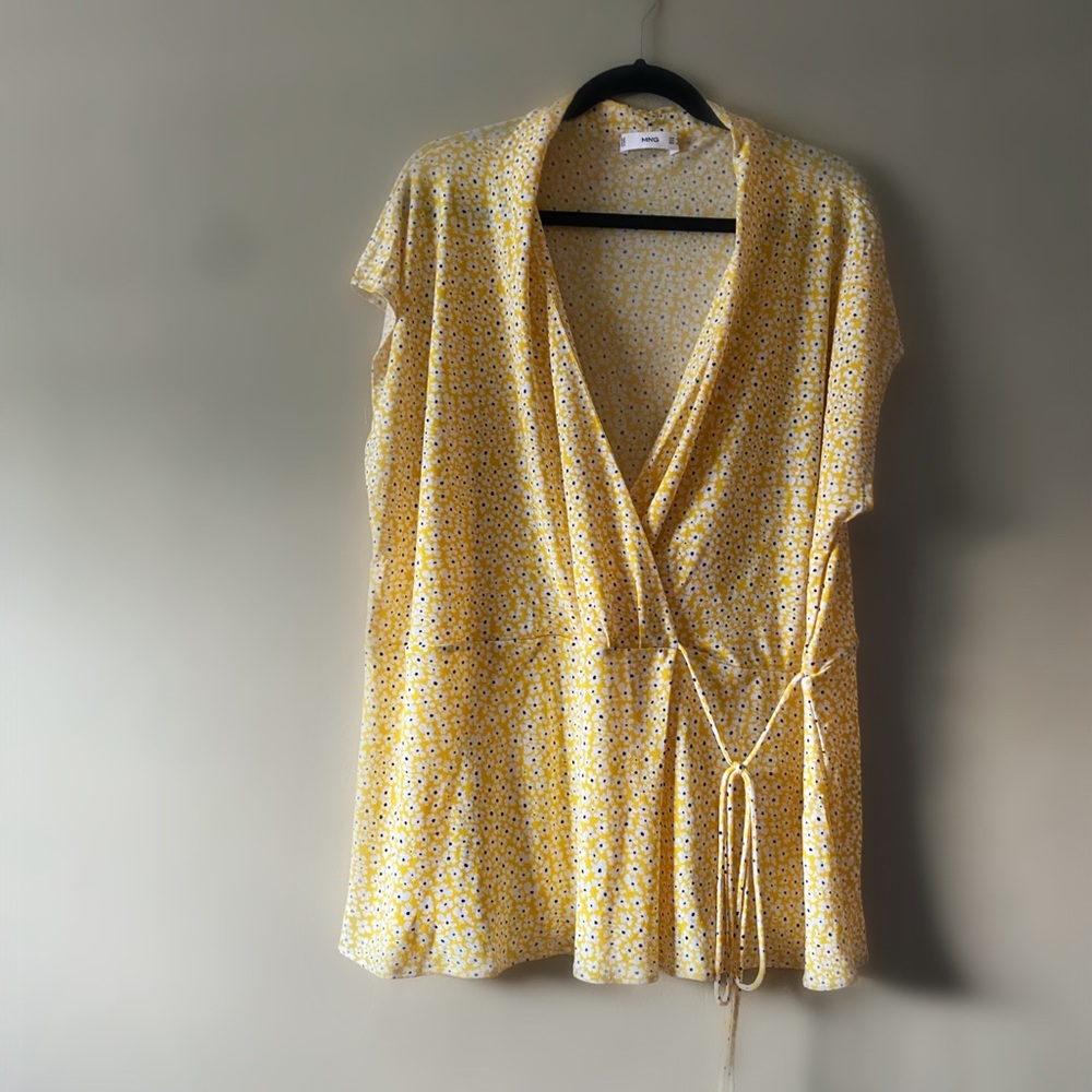 Mango bright yellow top